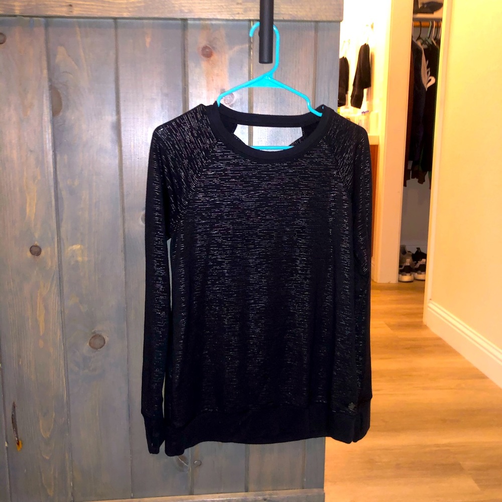 ✨Black and gold shirt✨